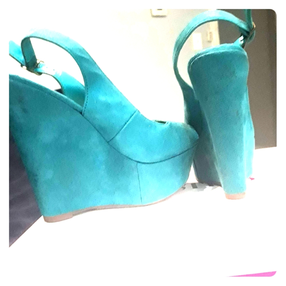 BNWT/NW Rue 21 Teal Wedge
